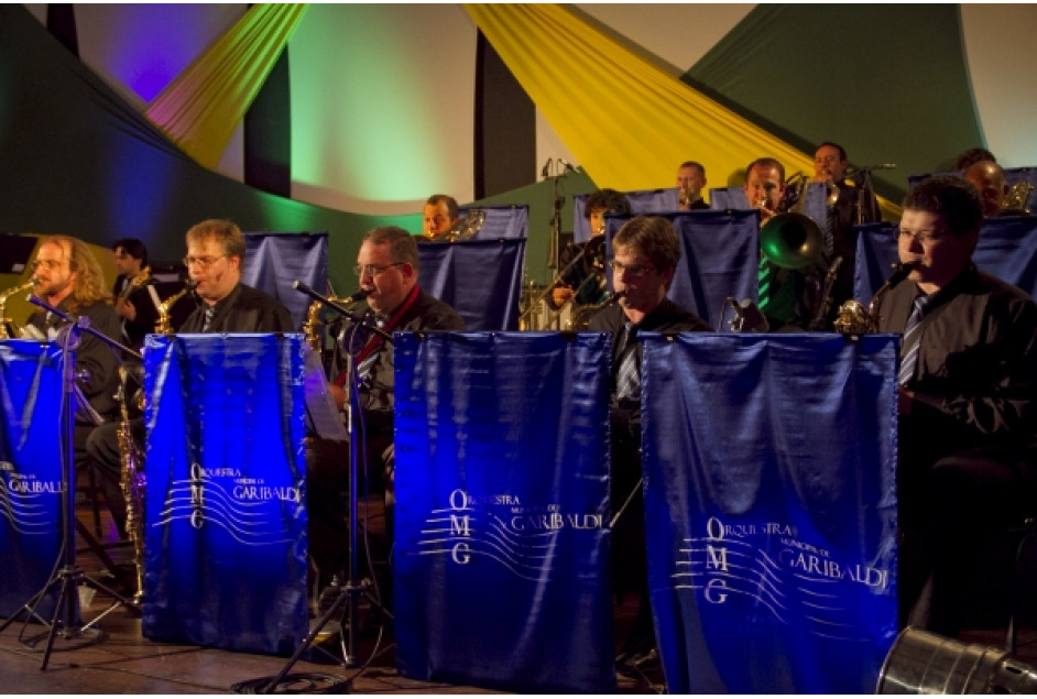 Concerto Especial Jazz Brasil da Orquestra de Garibaldi com a participação de Ana Lonardi