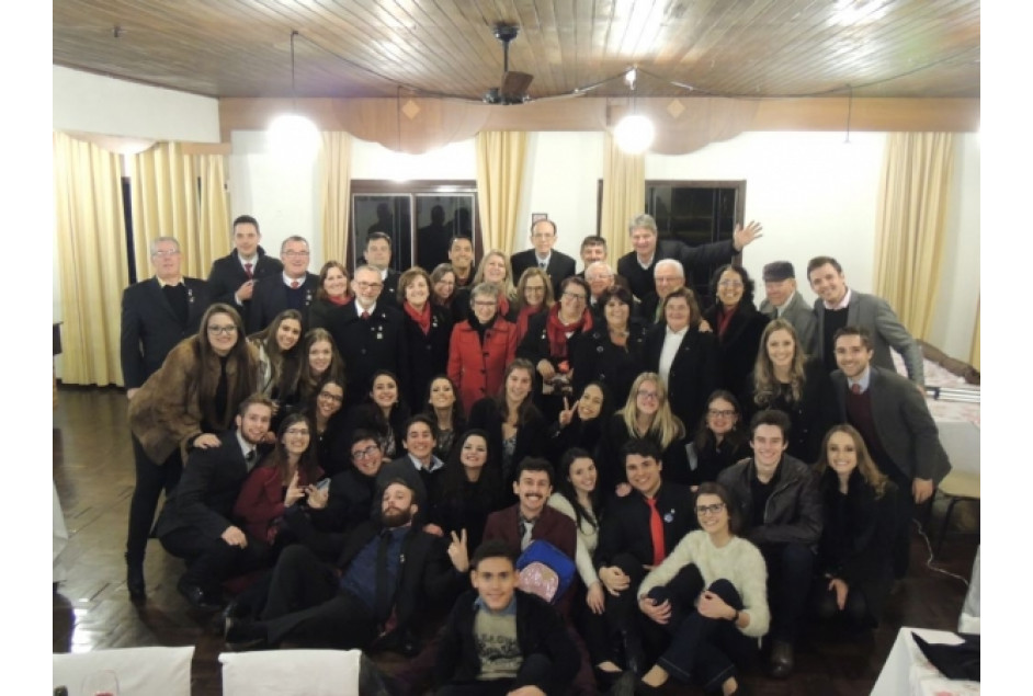 Lions e LEO Clube Garibaldi empossam nova diretoria