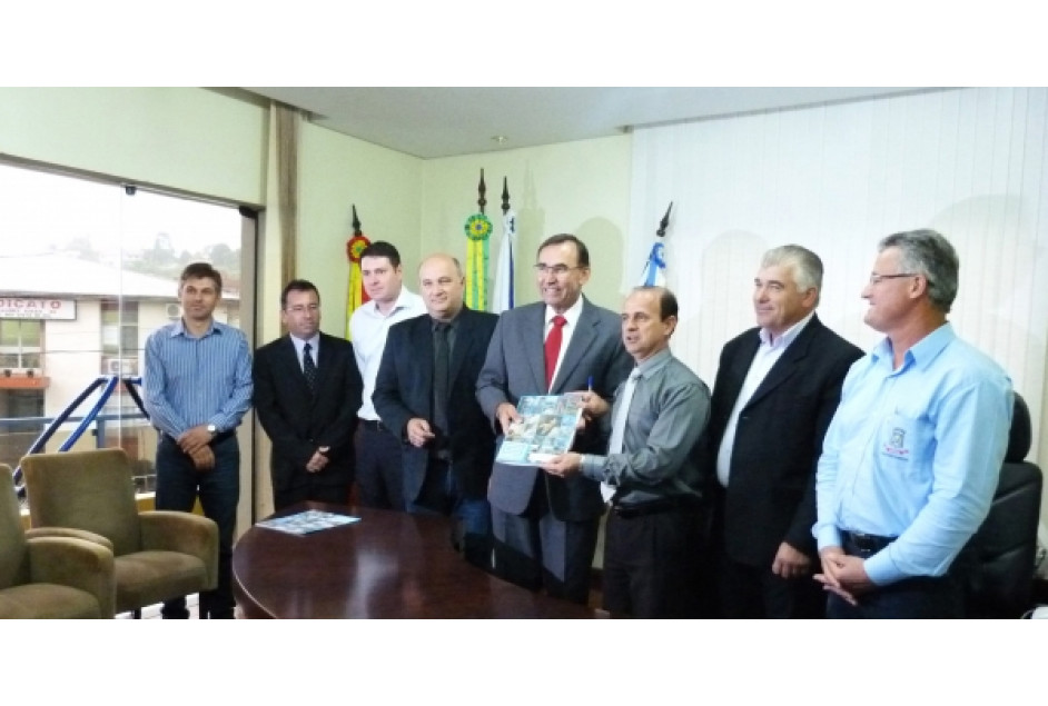 Corsan e Prefeitura assinam contrato de 25 anos