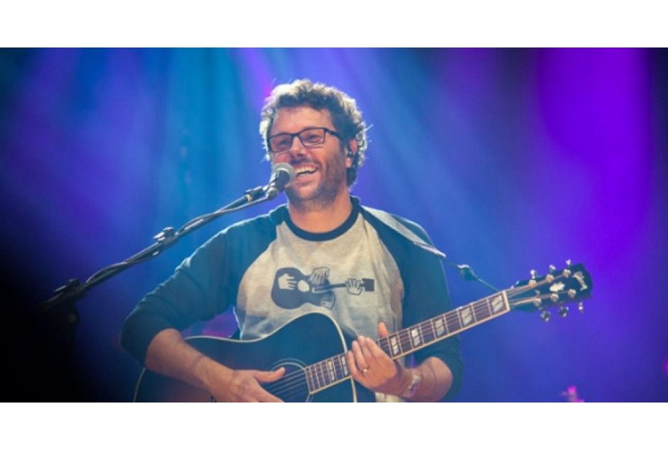 Duca Leindecker embala Natal Mágico Peterlongo no dia 11