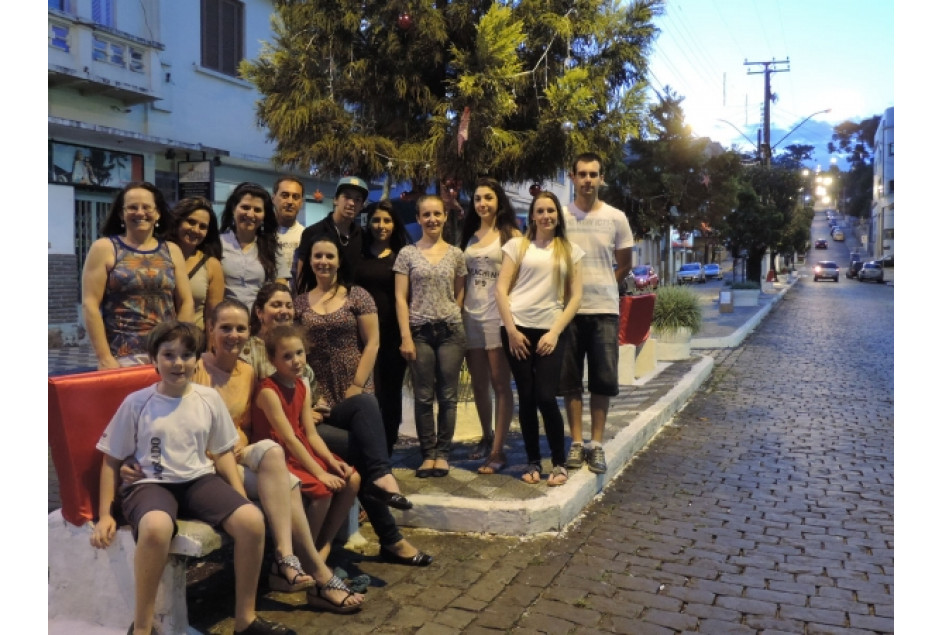 Comerciantes da Júlio iniciam decoração de Natal