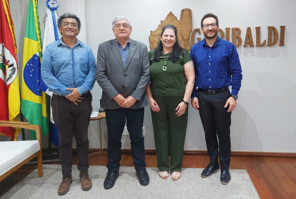 Apeme representada no lançamento do Tudo Fácil Empresas em Garibaldi