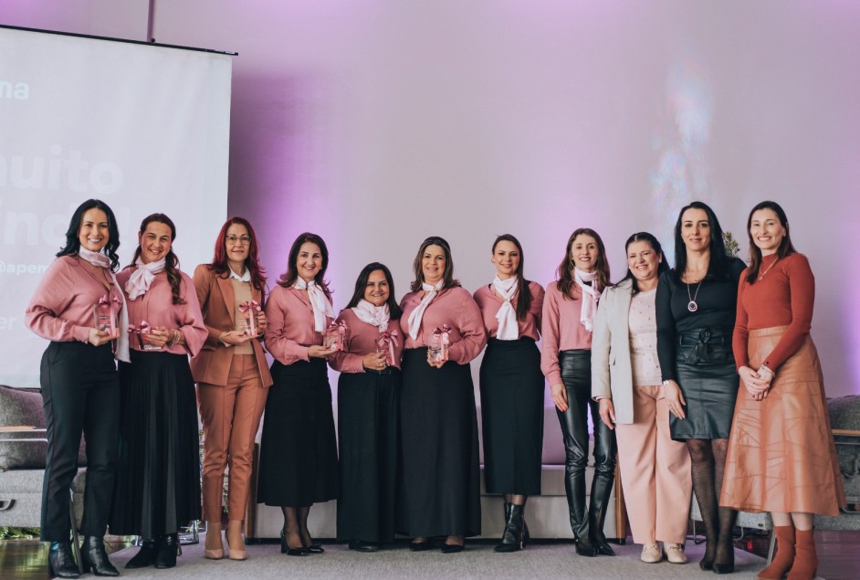 Ex-presidentes homenageadas em função dos 20 anos da Apeme Mulher