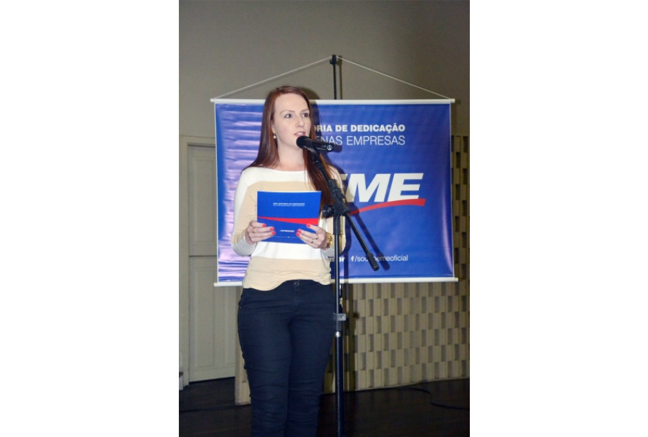 APEME reúne 300 pessoas em palestra com Gustavo Balbinot