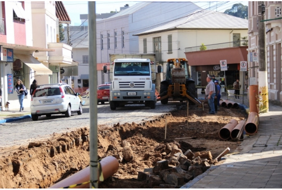 Inicia obra de Revitalização da Buarque de Macedo 
