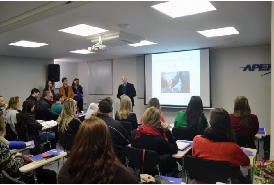 APEME reuniu associados para tratar de análise de crédito