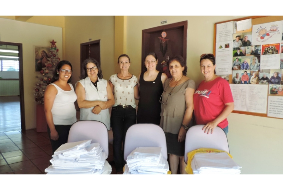 APEME Mulher realiza doação à Casa de Repouso Arco Íris