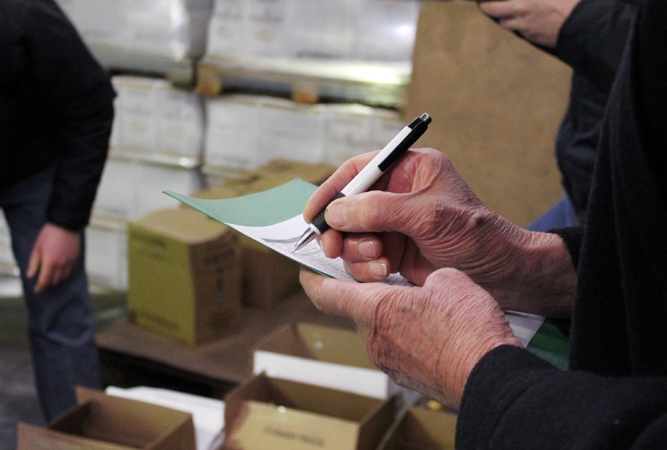 Fotos da 2ª etapa (coleta) e da 3ª etapa (degustações de avaliação) - Créditos: Fernanda De Antoni Farias