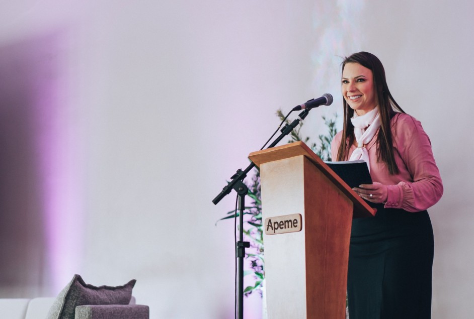 Presidente da Apeme Mulher, Rosângela Bulau