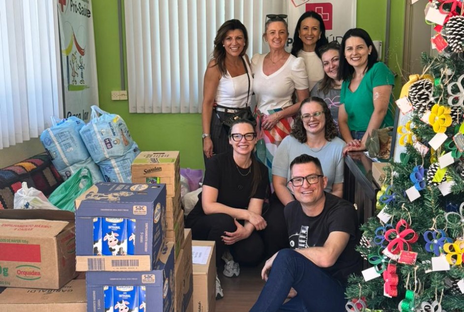 Apeme Mulher realiza ação beneficente de final de ano em abrigo para crianças em Farroupilha