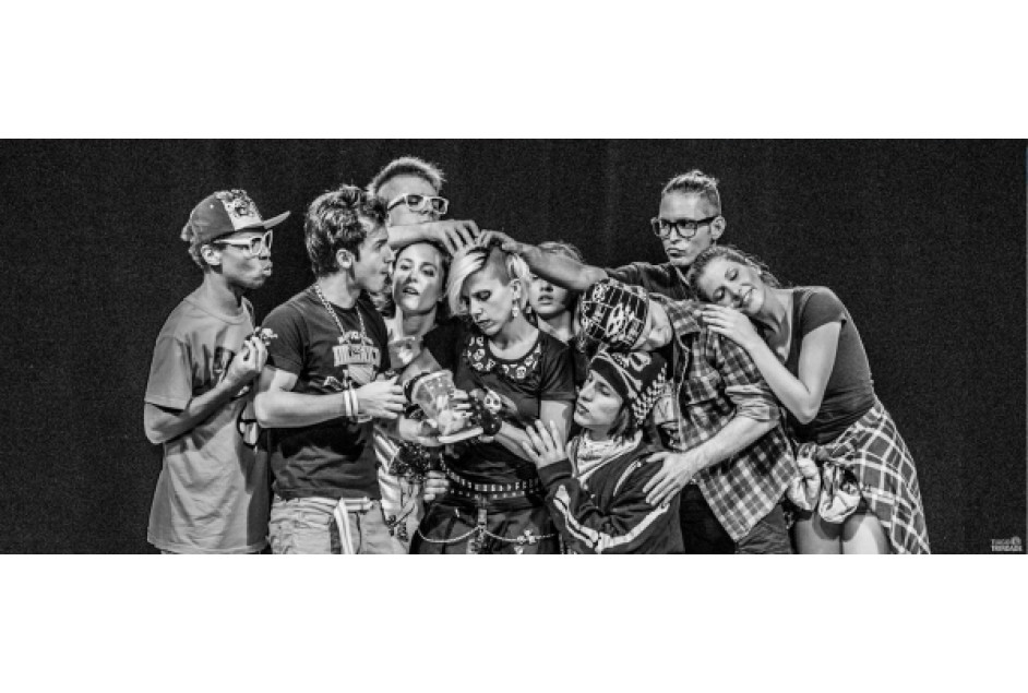 Teatro Adolescer dia 10 de novembro