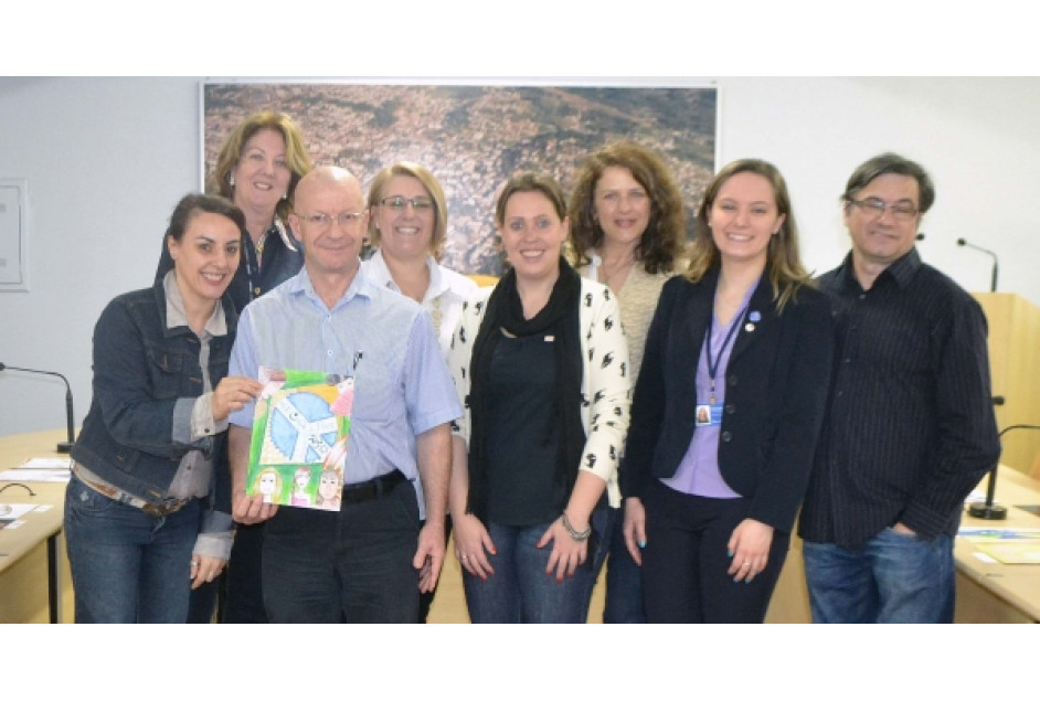 Garibaldi anuncia vencedora do Concurso da Capa de O Vermelhinho