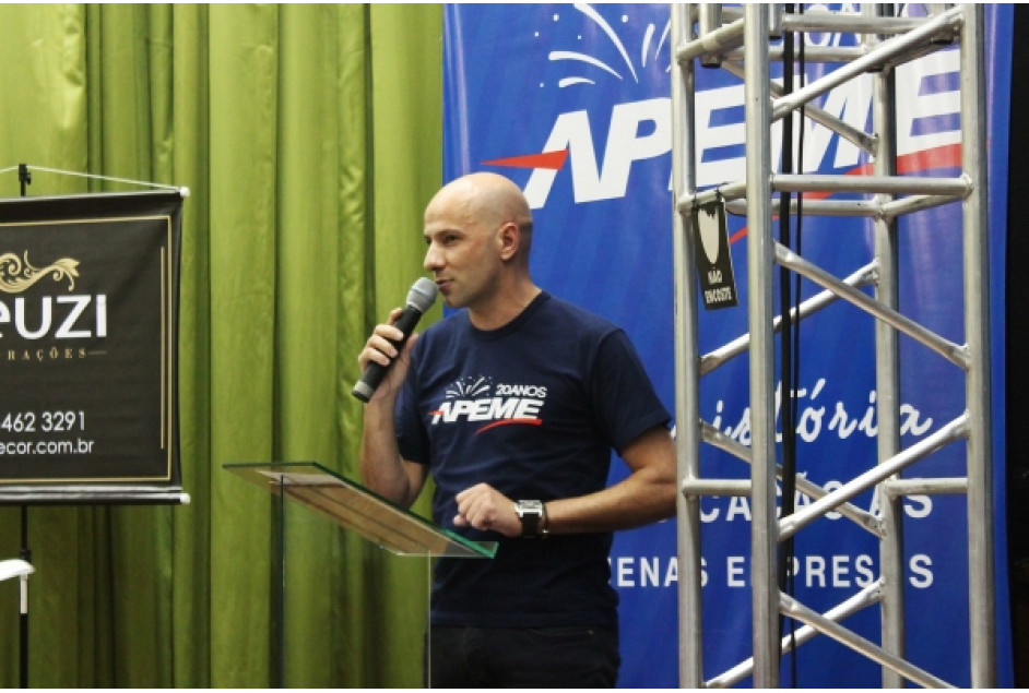 Palestra show “A incrível arte de vender" reuniu 500 pessoas em Garibaldi