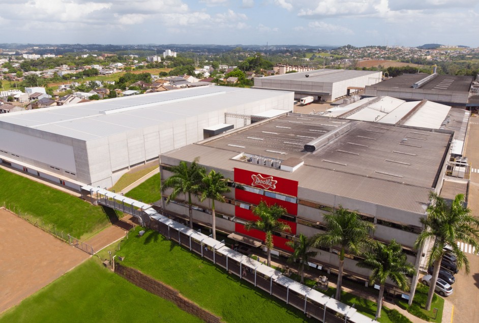 Apeme Colab leva empreendedores à fábrica da Docile, em Lajeado