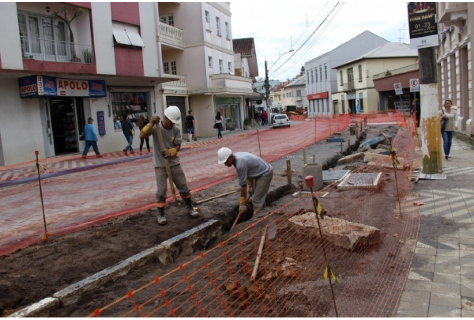 Revitalização do primeiro trecho da Buarque em fase final