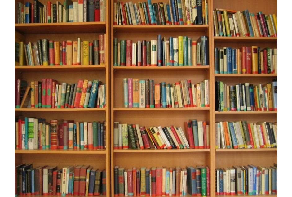 APEME arrecada livros e revistas para projeto de leitura